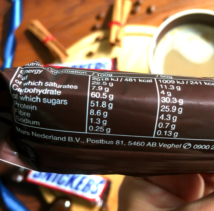 اسنیکرز اصل