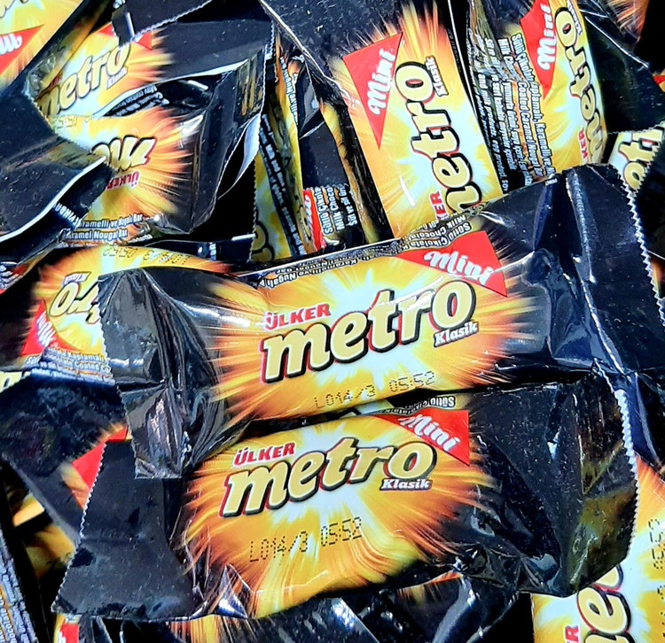 شکلات مترو