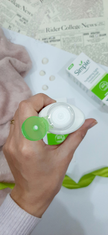 Simple Hydrating Light 125ml